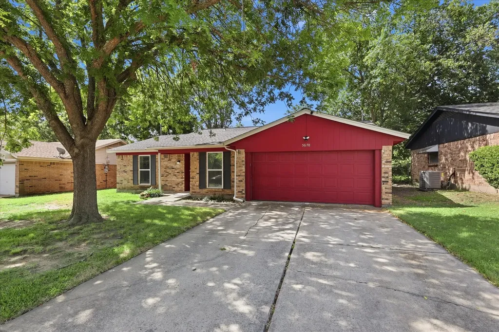 5670 Philadelphia Court Watauga TX 76148