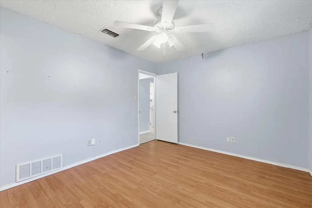 5670 Philadelphia Court Watauga TX 76148