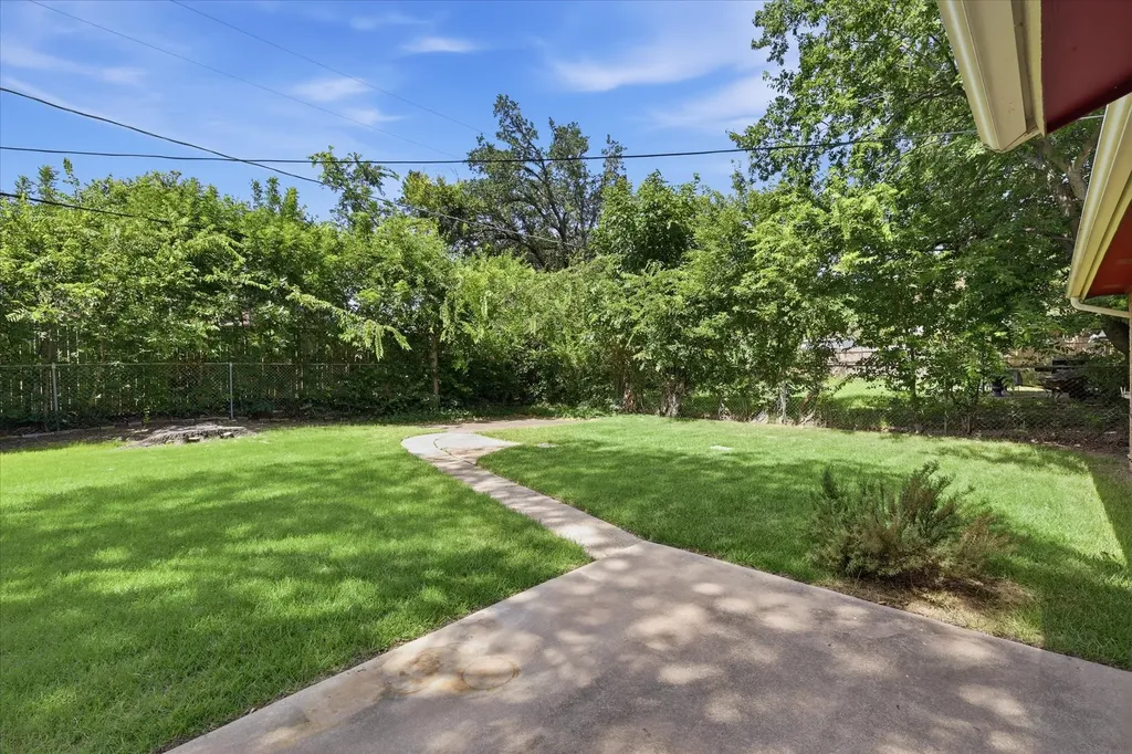 5670 Philadelphia Court Watauga TX 76148