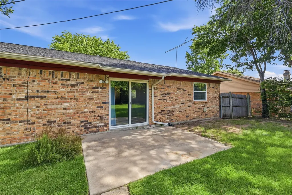 5670 Philadelphia Court Watauga TX 76148