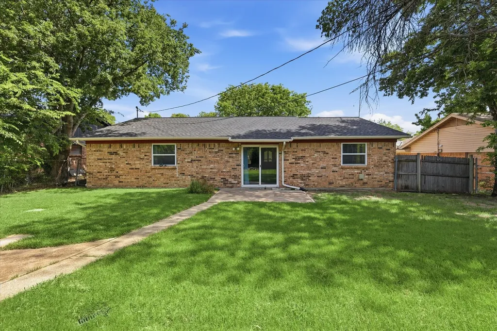 5670 Philadelphia Court Watauga TX 76148