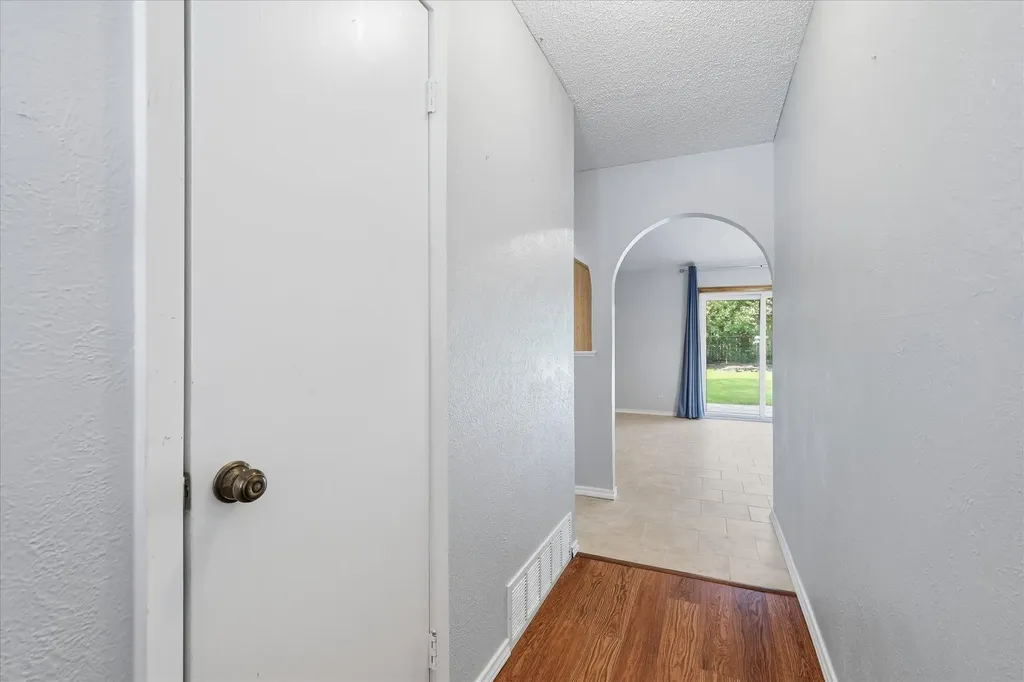 5670 Philadelphia Court Watauga TX 76148