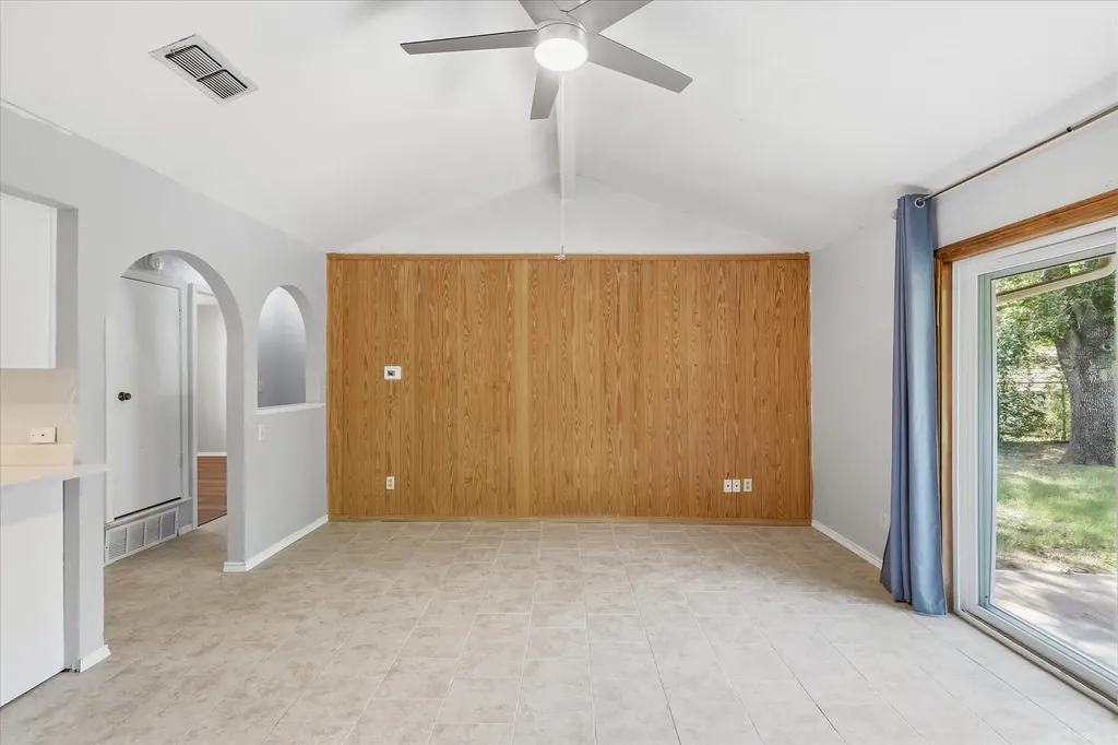 5670 Philadelphia Court Watauga TX 76148