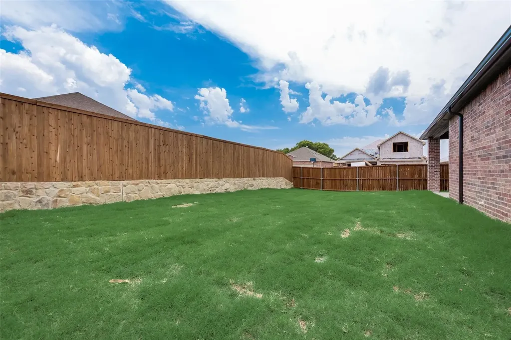 373 Braves Way Lavon TX 75166