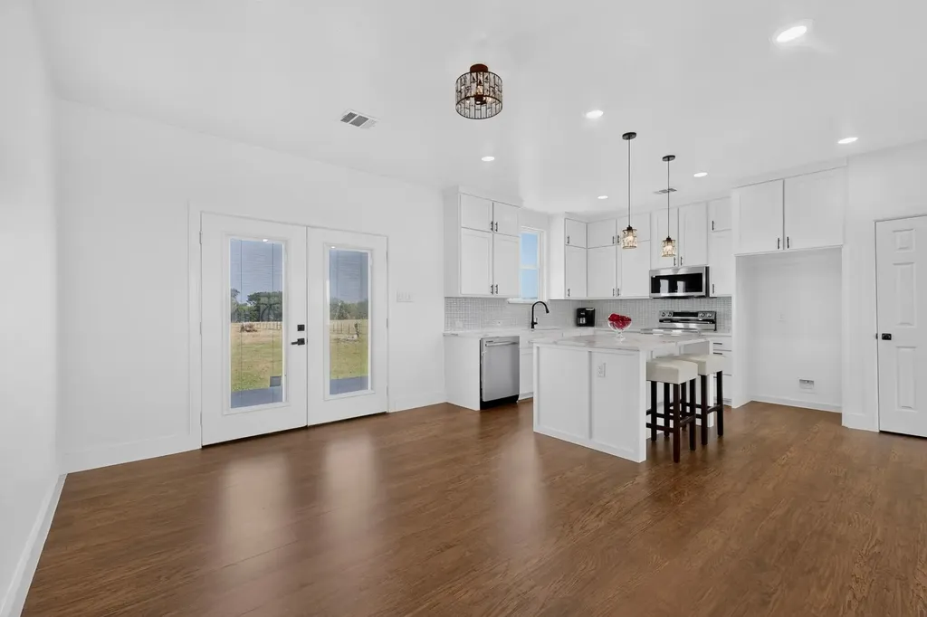 204 County Road 1001 Greenville TX 75401