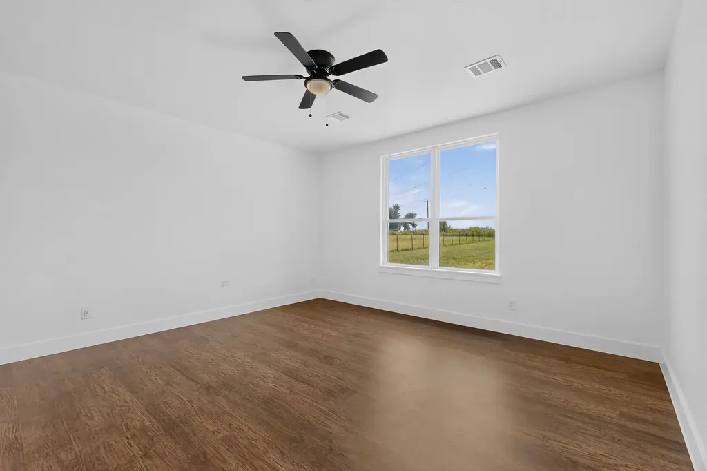 204 County Road 1001 Greenville TX 75401