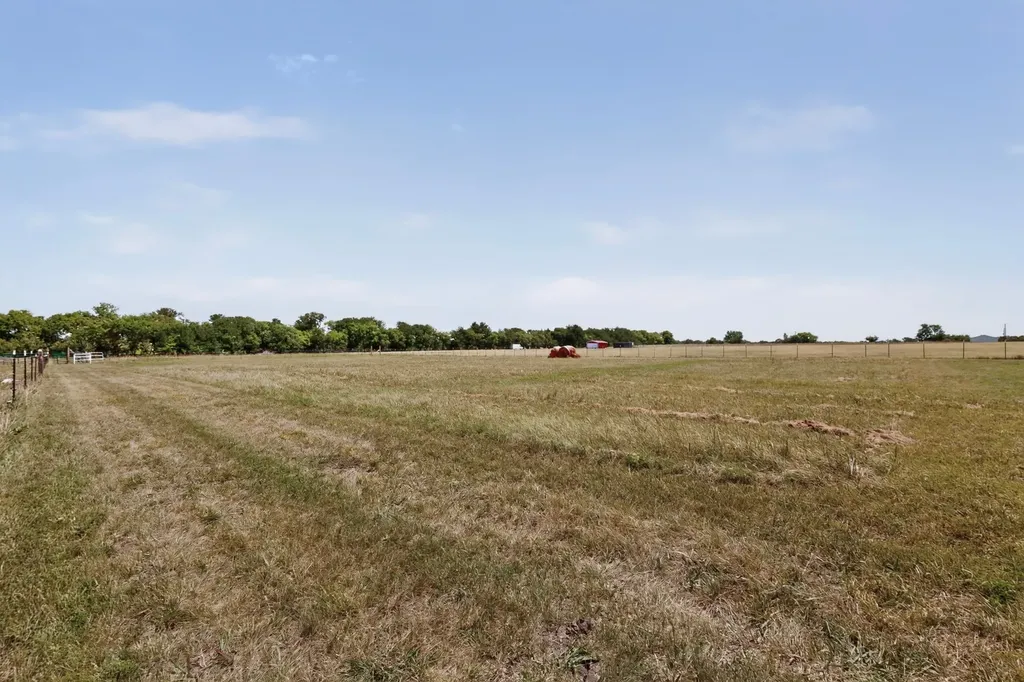204 County Road 1001 Greenville TX 75401