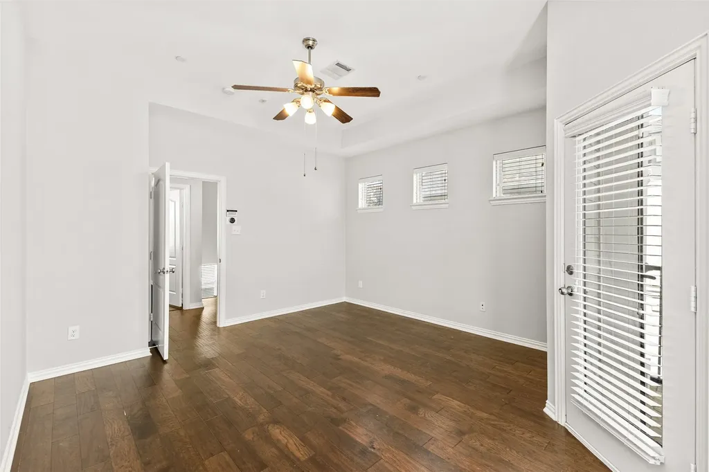 2326 Stutz Drive Dallas TX 75235