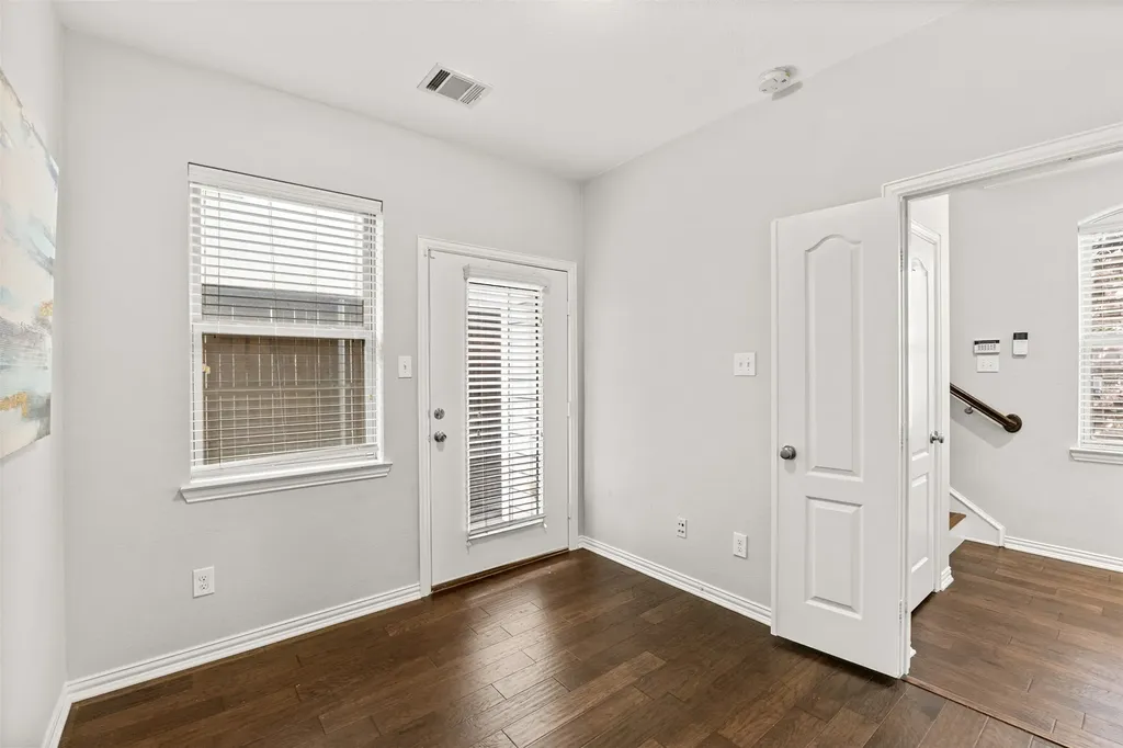 2326 Stutz Drive Dallas TX 75235