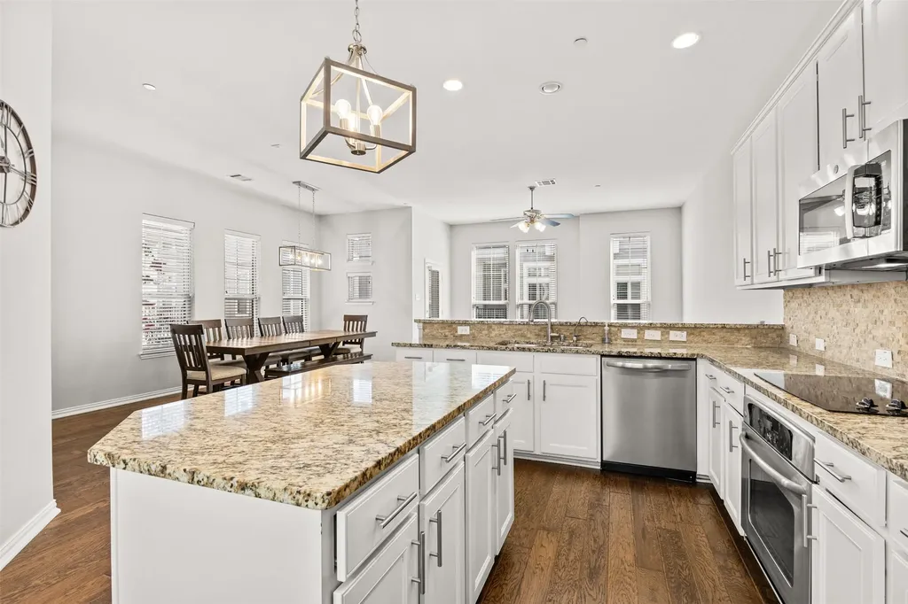 2326 Stutz Drive Dallas TX 75235