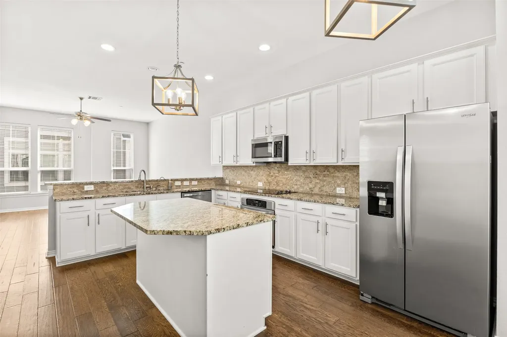 2326 Stutz Drive Dallas TX 75235
