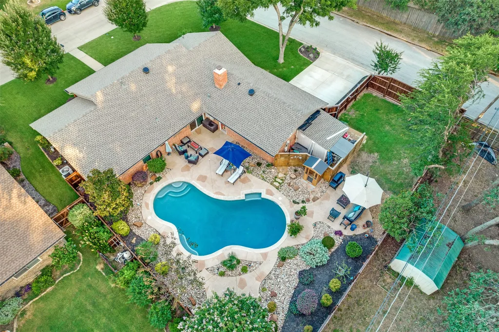 2845 Autumn Drive Hurst TX 76054
