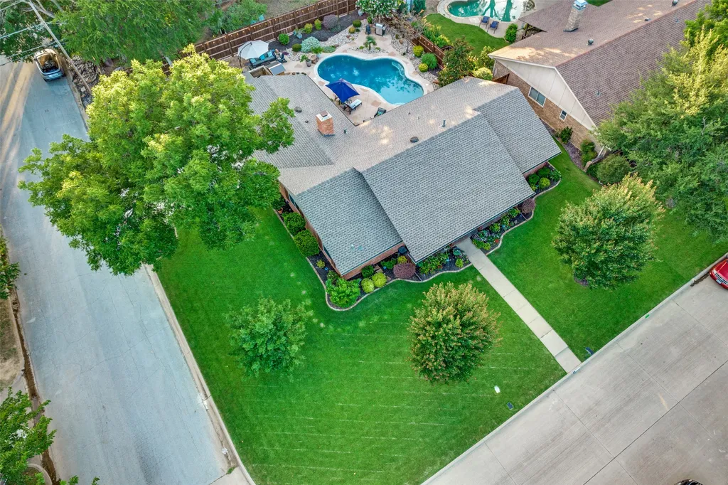 2845 Autumn Drive Hurst TX 76054