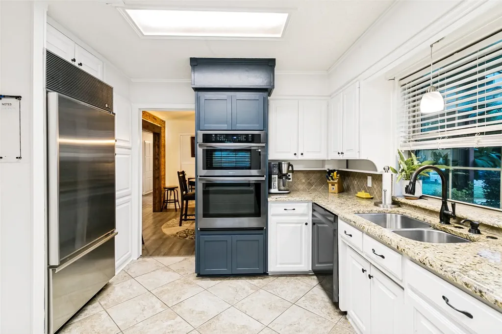 2845 Autumn Drive Hurst TX 76054