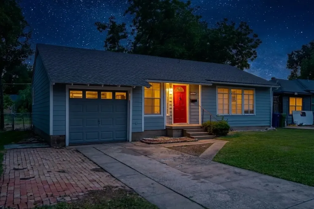 1433 Nash Street Garland TX 75042