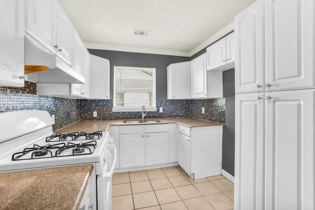 1433 Nash Street Garland TX 75042