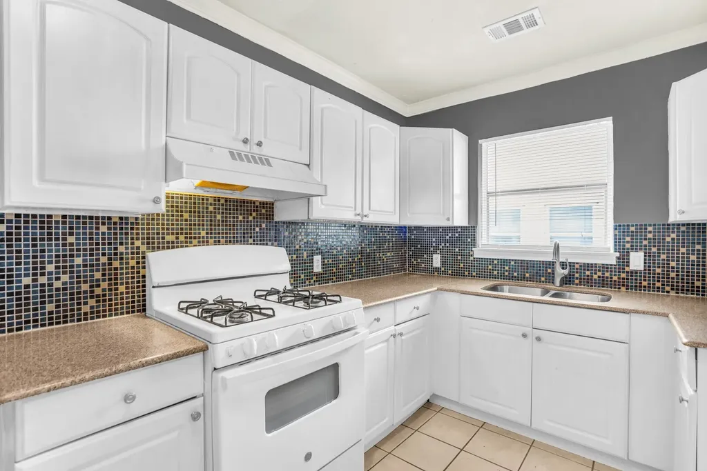1433 Nash Street Garland TX 75042