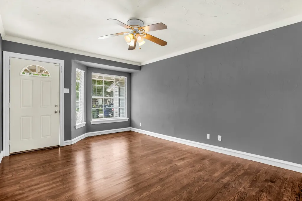 1433 Nash Street Garland TX 75042
