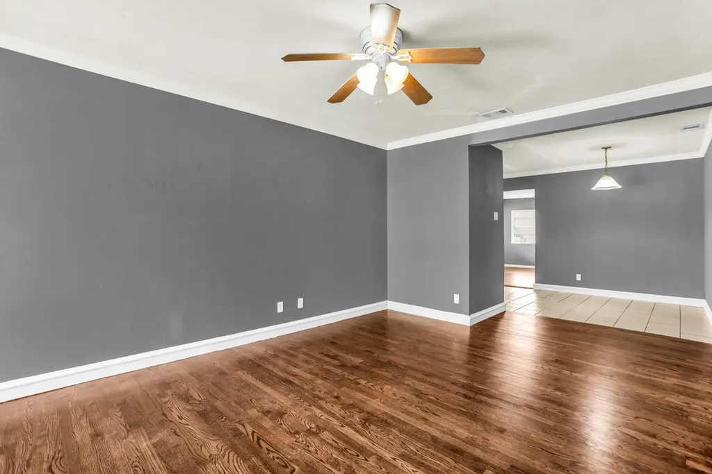 1433 Nash Street Garland TX 75042
