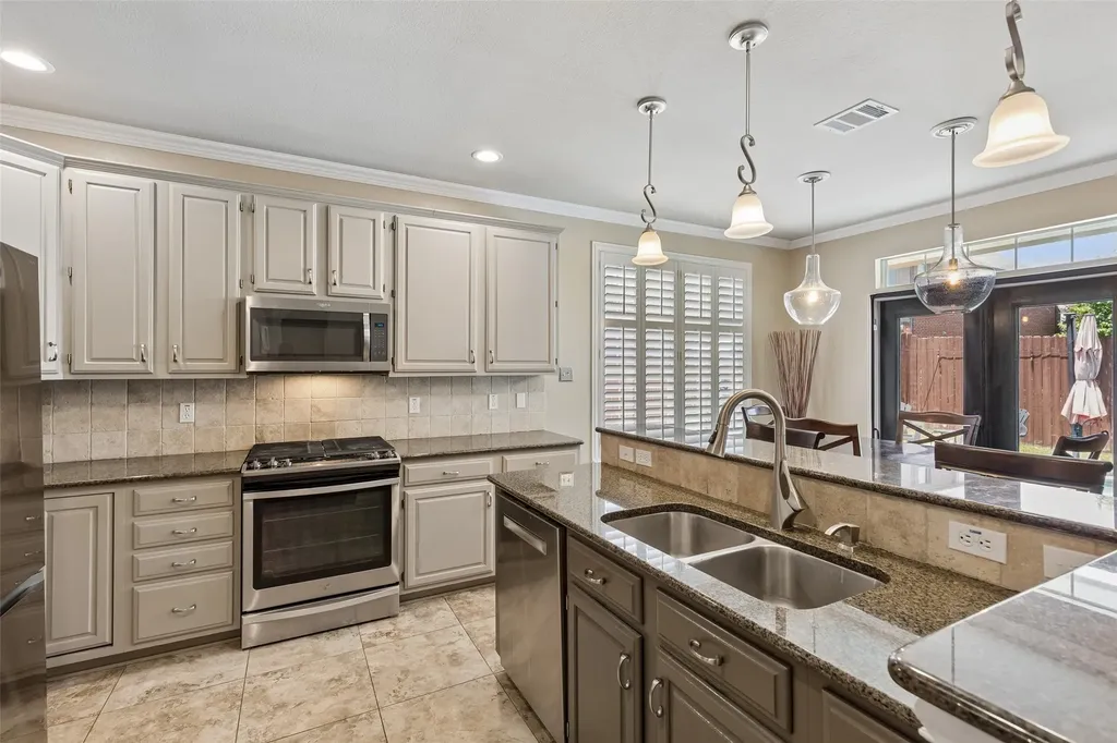 2416 Bonham Trail Grapevine TX 76051