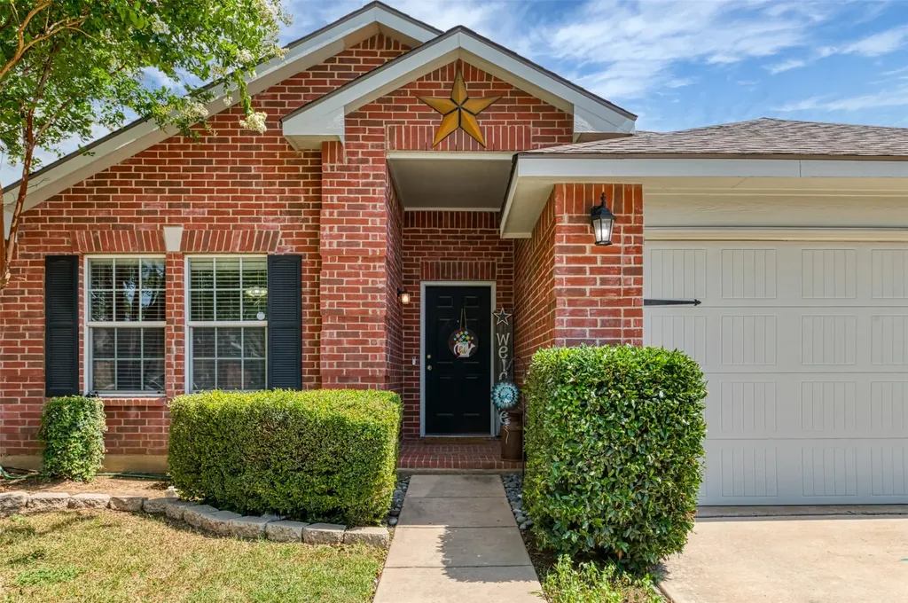 7016 Derbyshire Drive Fort Worth TX 76137