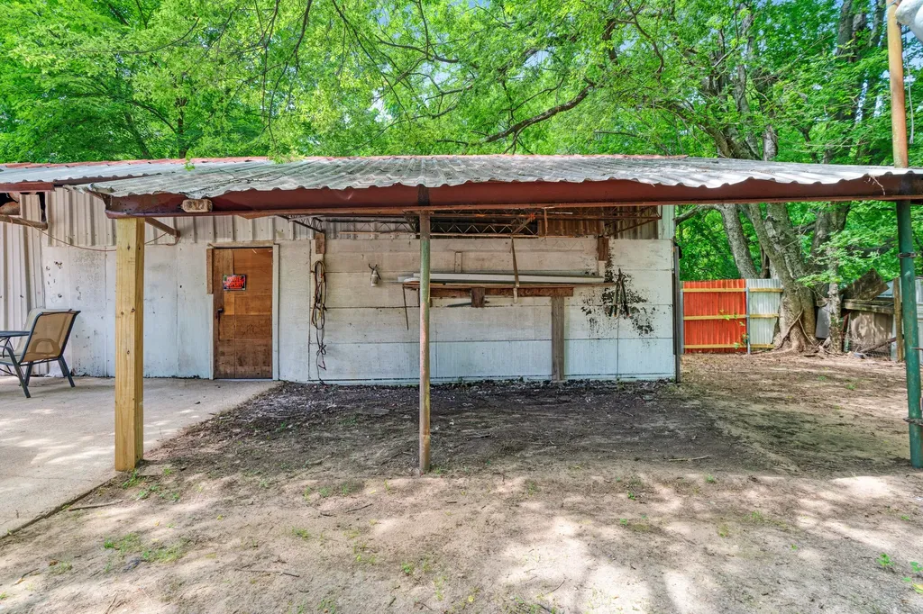 947 SE 6th Street Paris TX 75460