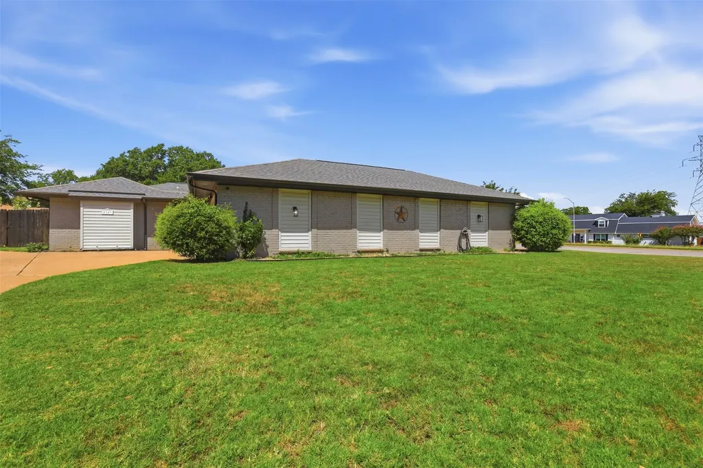 4349 Altamesa Boulevard Fort Worth TX 76133