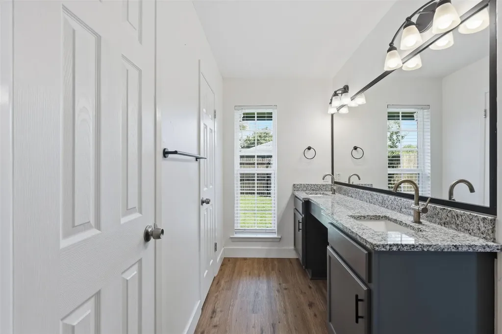 4349 Altamesa Boulevard Fort Worth TX 76133