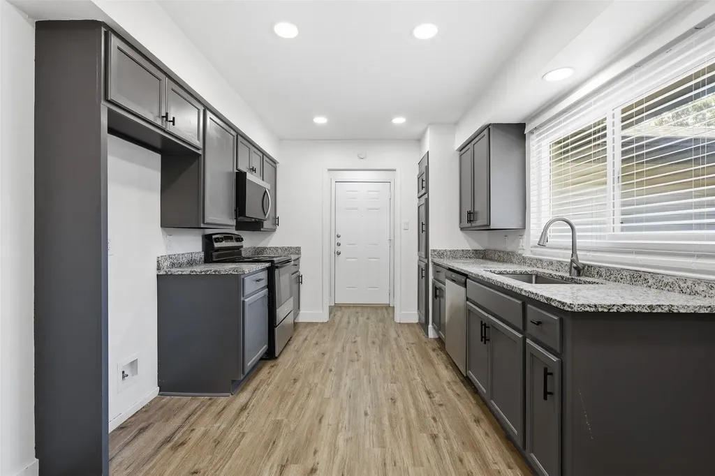 4349 Altamesa Boulevard Fort Worth TX 76133