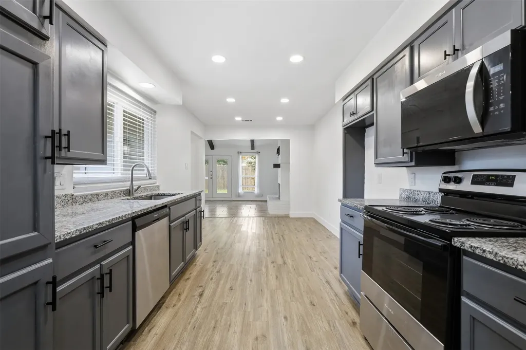 4349 Altamesa Boulevard Fort Worth TX 76133