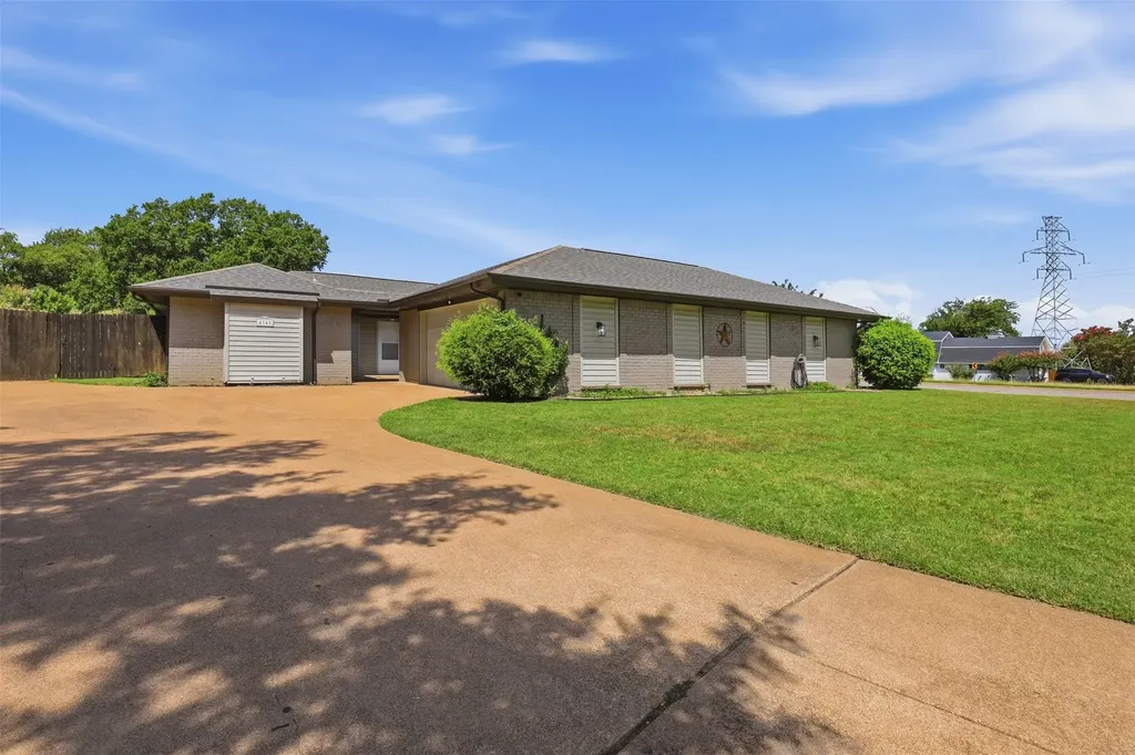 4349 Altamesa Boulevard Fort Worth TX 76133