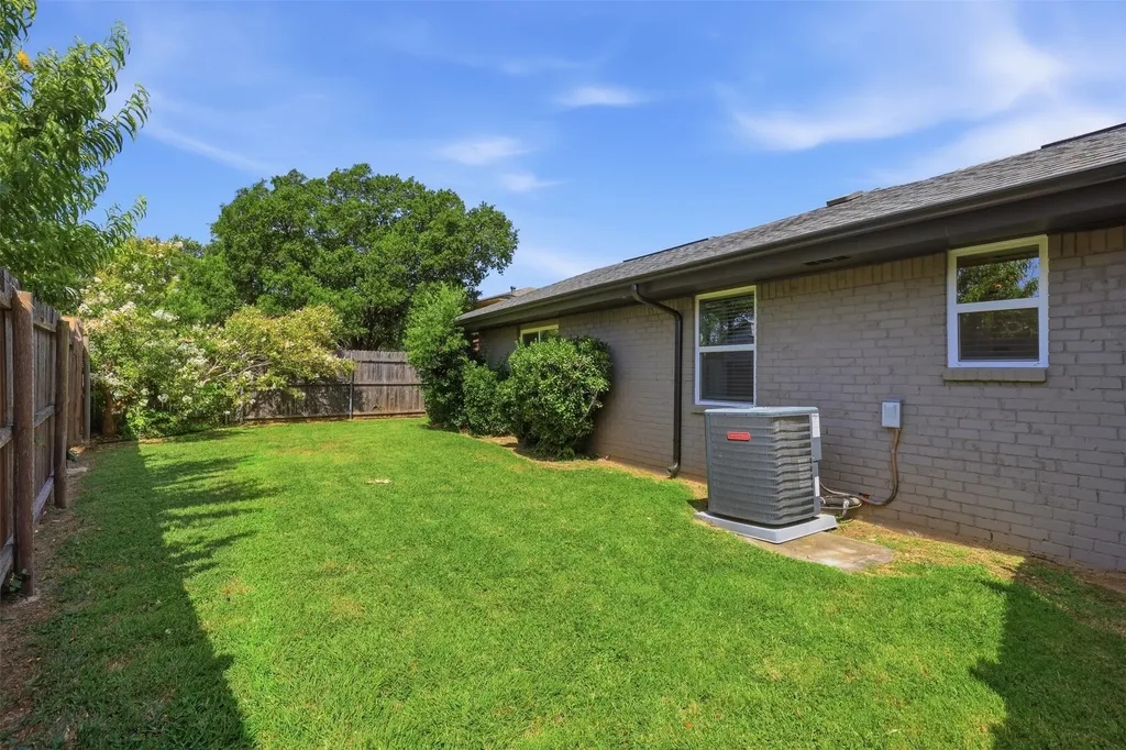 4349 Altamesa Boulevard Fort Worth TX 76133
