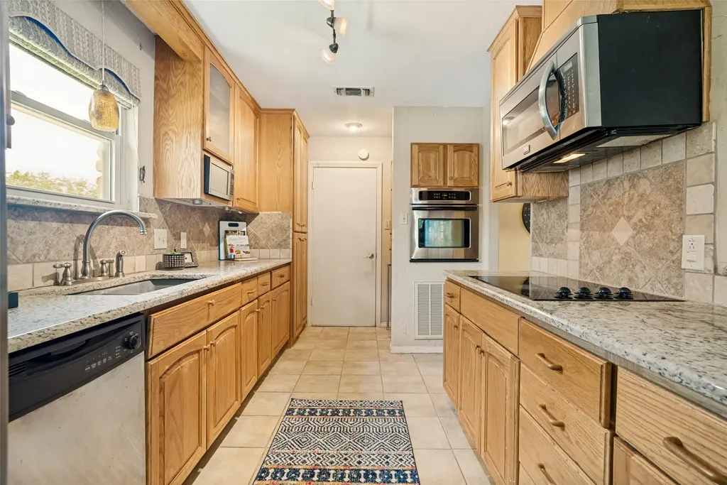 4200 Bar Harbor Court Granbury TX 76049