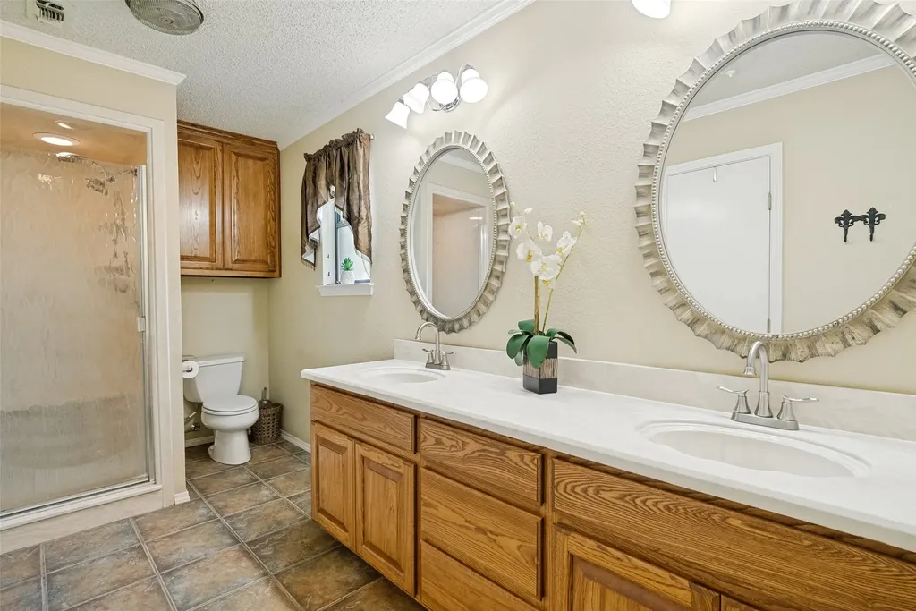 4200 Bar Harbor Court Granbury TX 76049