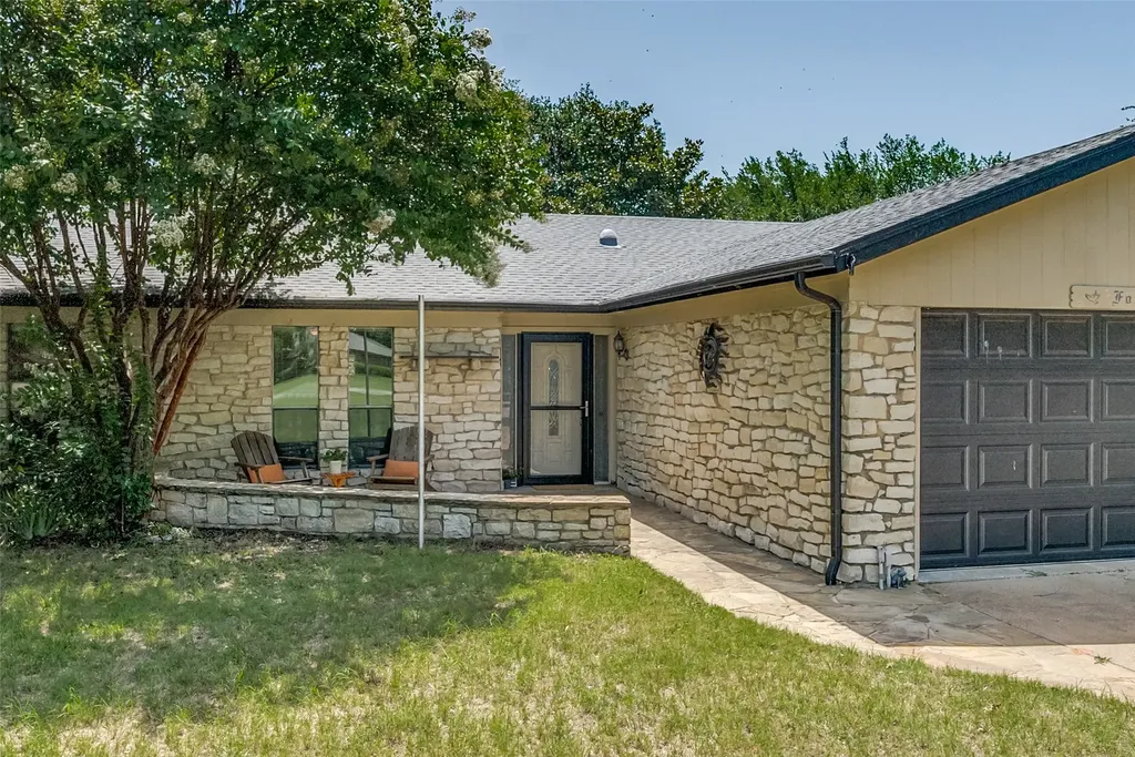 4200 Bar Harbor Court Granbury TX 76049