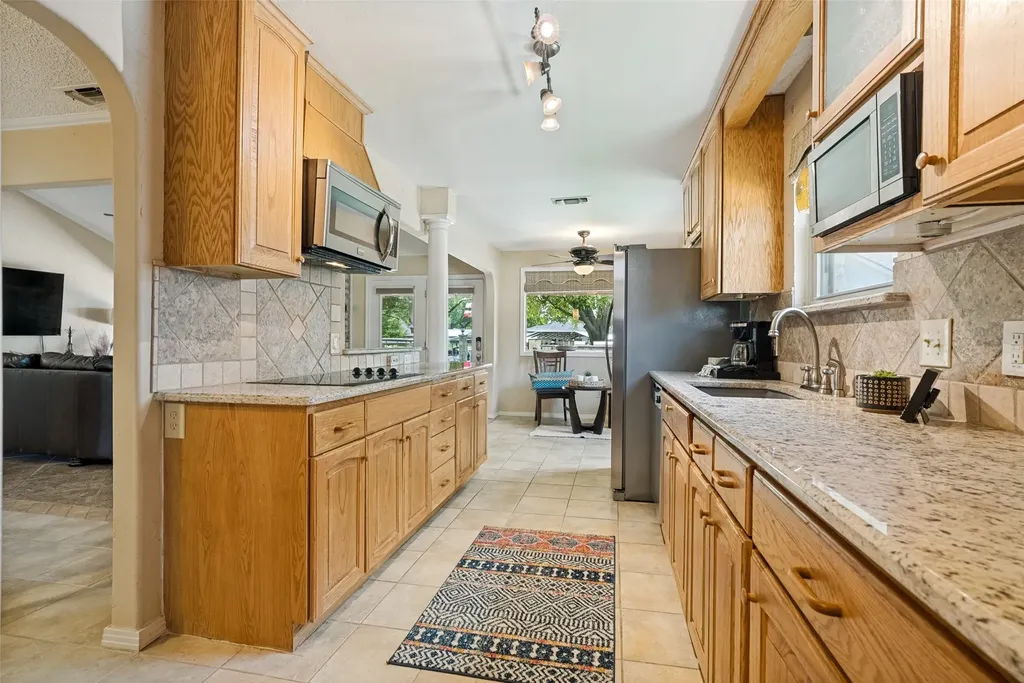 4200 Bar Harbor Court Granbury TX 76049