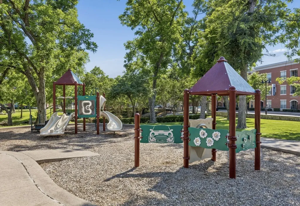 627 Alexandra Avenue Richardson TX 75081