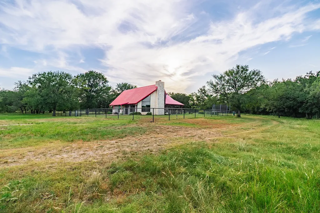 28 Cr 458 Brady TX 76825