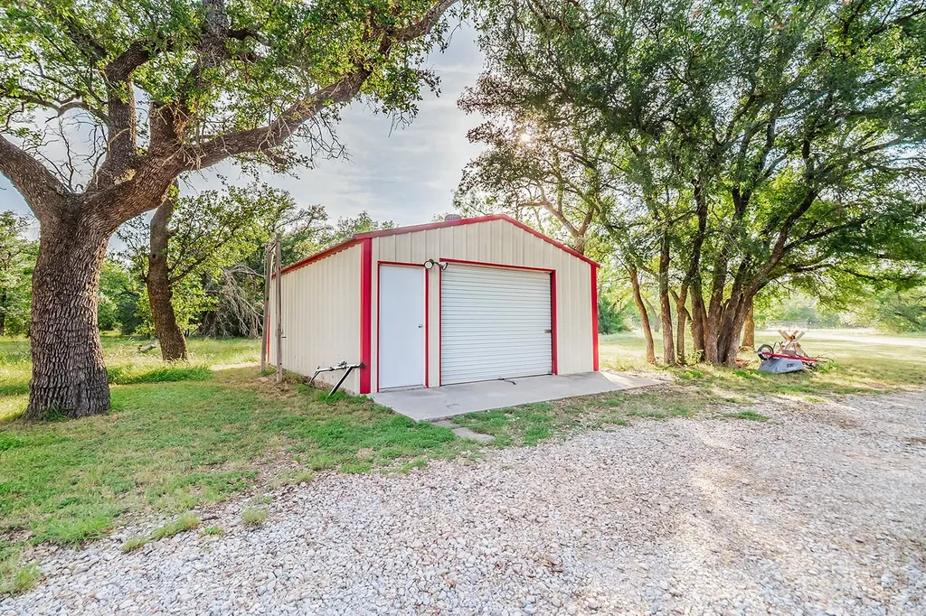 28 Cr 458 Brady TX 76825