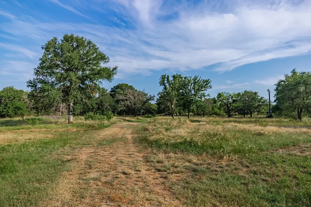 28 Cr 458 Brady TX 76825