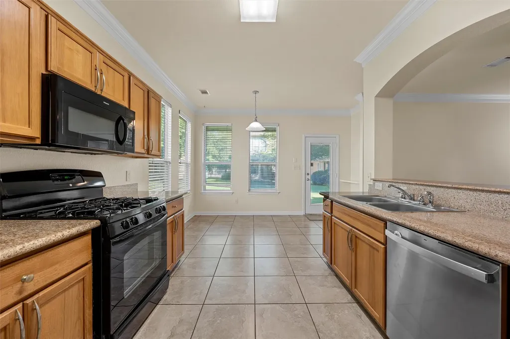 2513 S 2nd Street Waco TX 76706