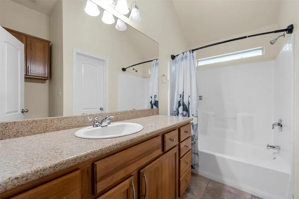 2513 S 2nd Street Waco TX 76706