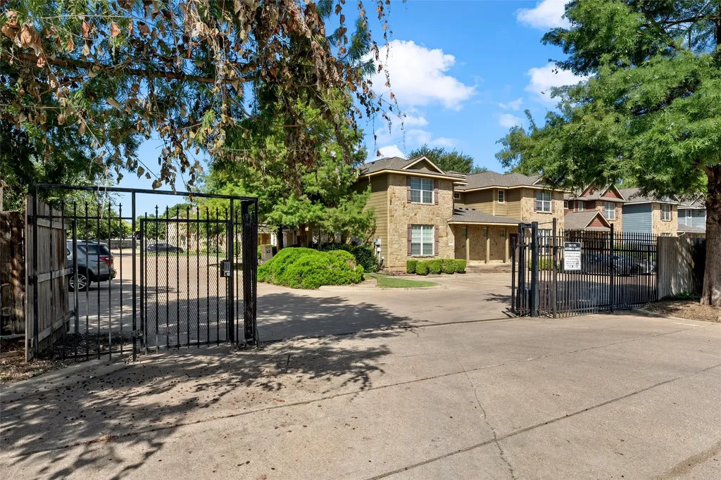 2513 S 2nd Street Waco TX 76706