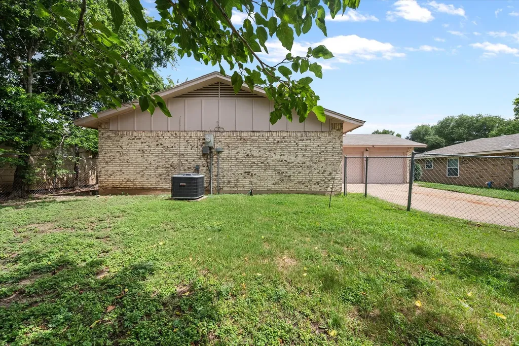 410 Charlotte Street Duncanville TX 75137