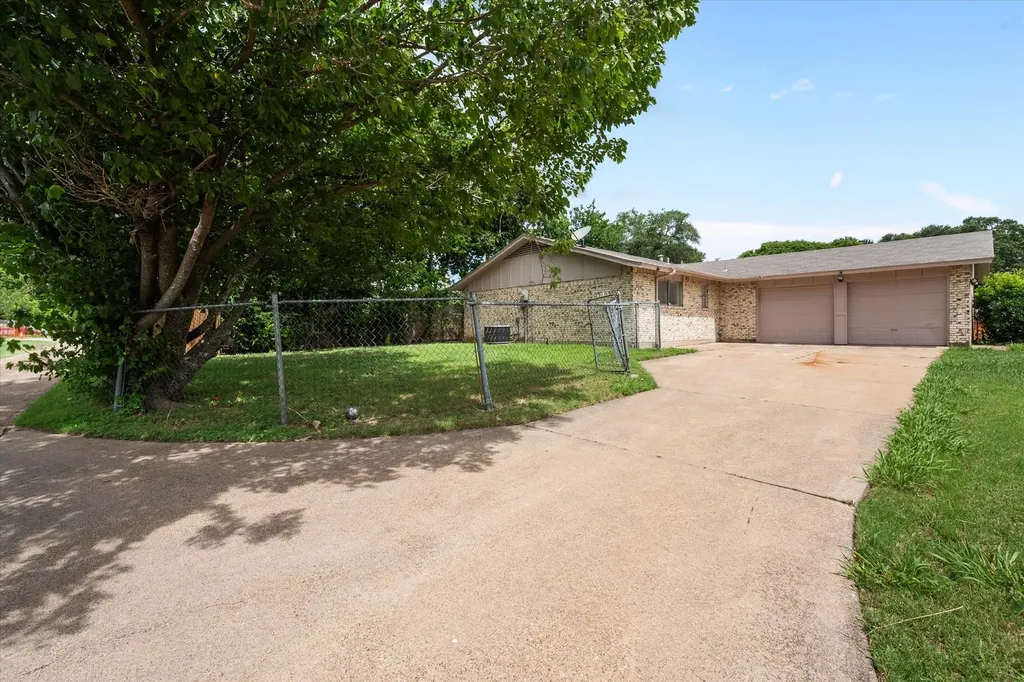 410 Charlotte Street Duncanville TX 75137