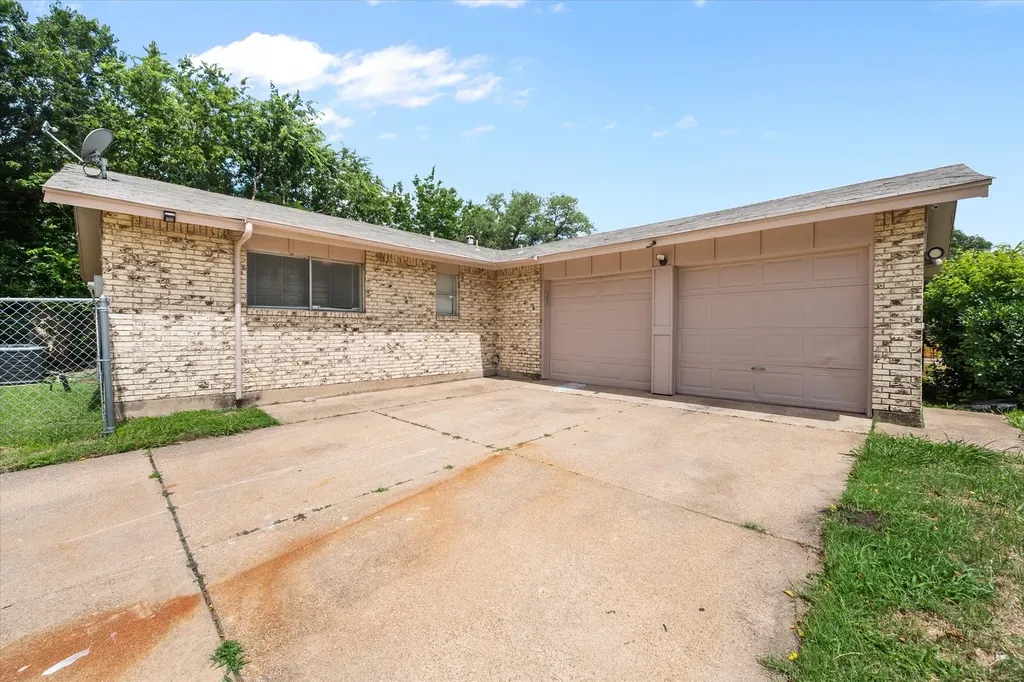 410 Charlotte Street Duncanville TX 75137