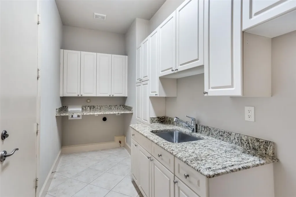 5008 Bellaire Drive Plano TX 75093