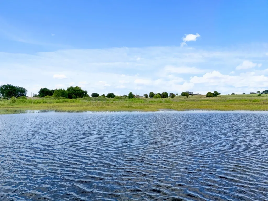 10 Ac. S Lone Star Parkway Moody TX 76657