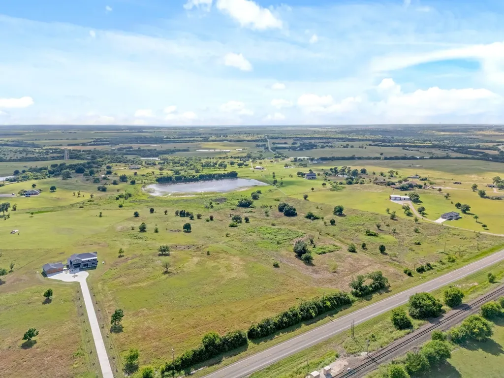 10 Ac. S Lone Star Parkway Moody TX 76657