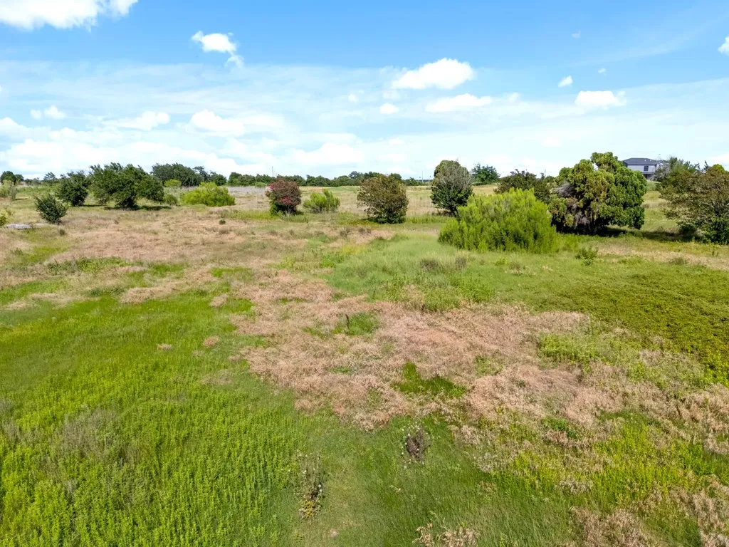 10 Ac. S Lone Star Parkway Moody TX 76657